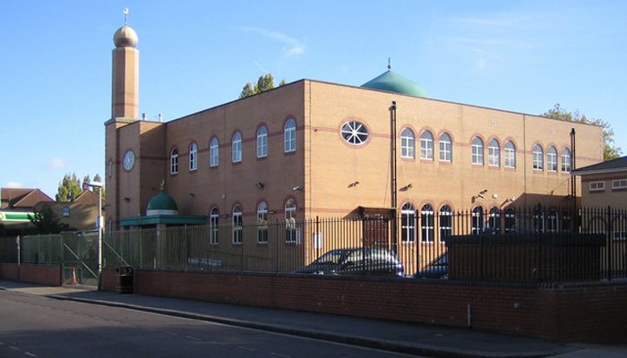 UK mosques unanimous in the suspension of congregational prayers 