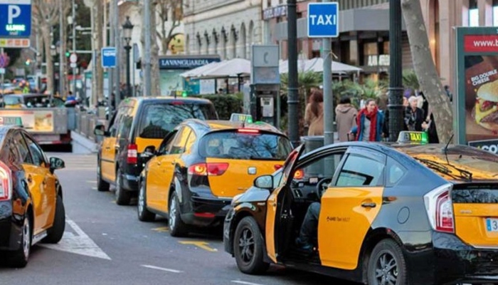 Amid coronavirus pandemic, Pakistani taxi drivers in Spain give free services to medical staff