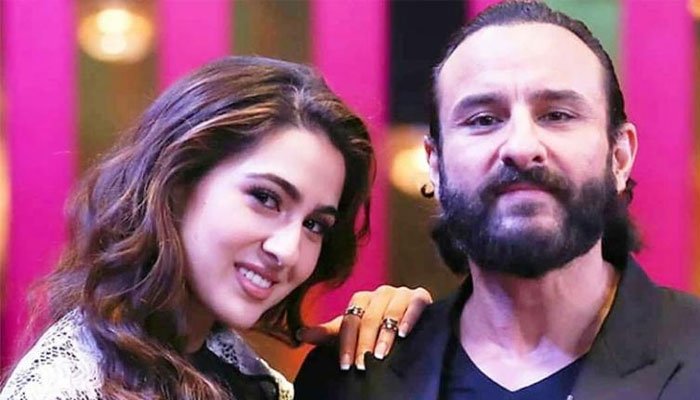 Sara Ali Khan squirms as Saif Ali Khan talks about Kareena Kapoor: Watch