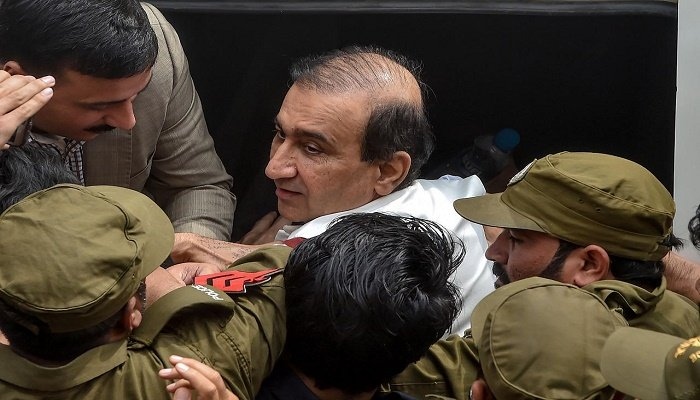 Mir Shakil-ur-Rahman's arrest: LHC directs NAB to submit new response 