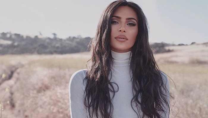 Kim Kardashian criticized for promoting her brand during coronavirus crisis - Geo News
