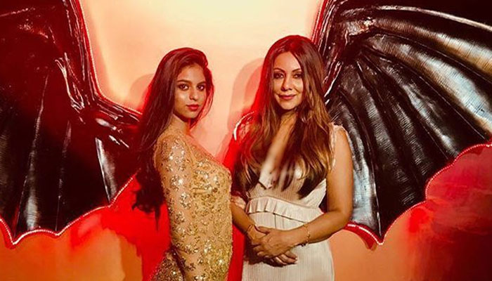 Gauri Khan learns some makeup tips from daughter Suhana