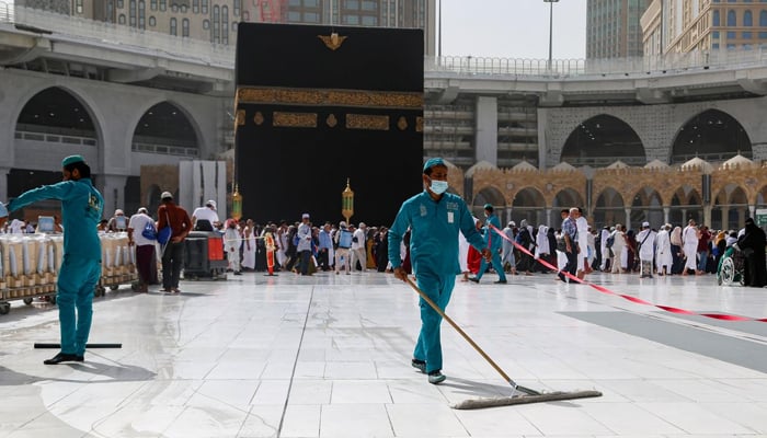 Coronavirus outbreak: Saudi Arabia imposes 24-hour curfew in Makkah, Madinah