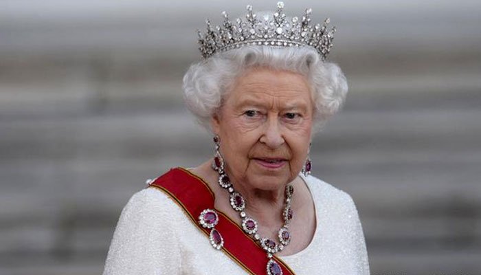 Queen Elizabeth II to praise virus response in rare address