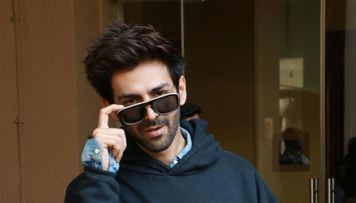 Kartik Aaryan asks Bollywood celebs why he hasn’t been invited to a rountable