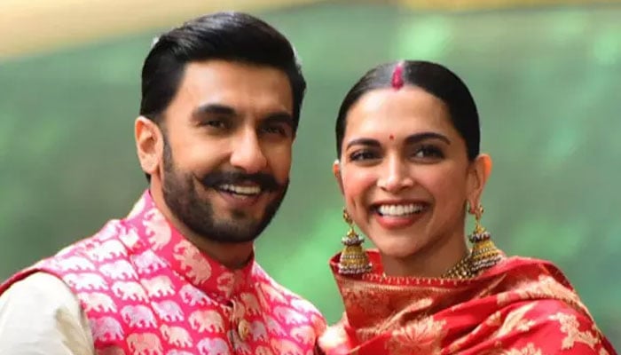 Deepika Padukone injures her back while cleaning, Ranveer Singh gives her an earful