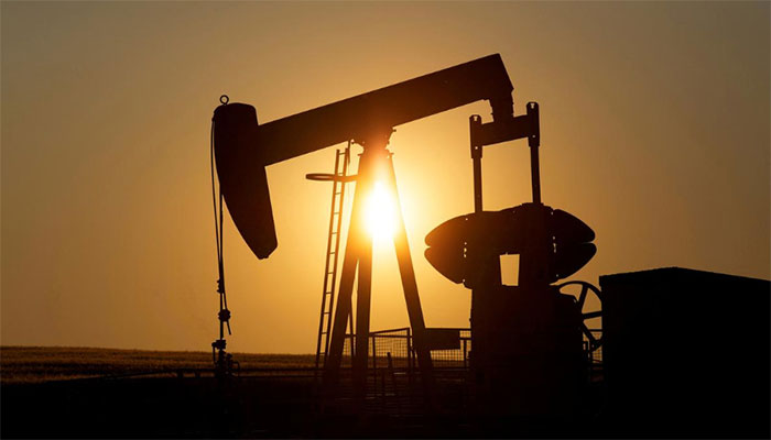 US oil prices drop more than 10% to 20-year low