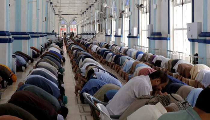 Coronavirus: Doctors warn of 'significant mayhem,' 'fatal outcomes' if mosques remain open