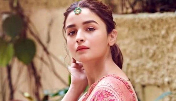 Alia Bhatt says she was careful not to ‘endanger her parents’ during visit
