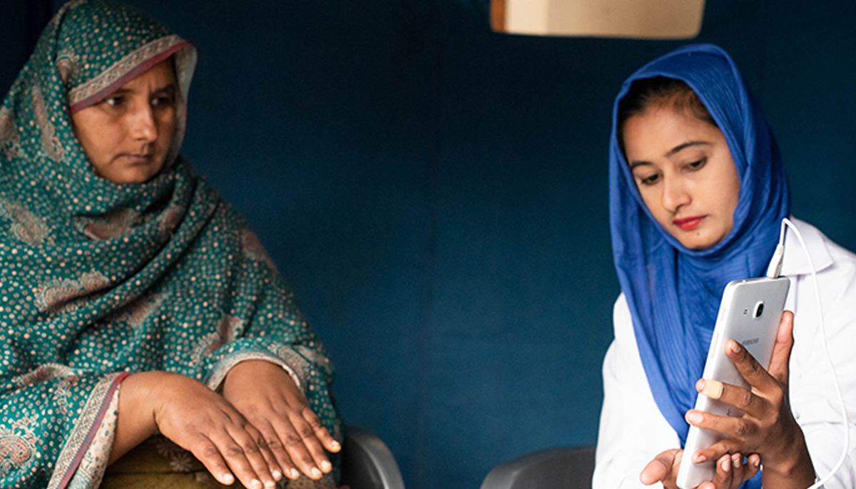 doctHERs nurse connecting patient with a doctor via video. — Photo: doctHERs