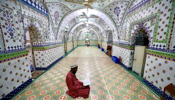 This year Ramadan to see deserted mosques in Asia as coronavirus keeps worshippers away