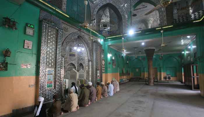 Mosques, seminaries facing financial crisis under lockdown: report