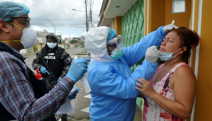 Virus dead pile up in bathrooms in Ecuador