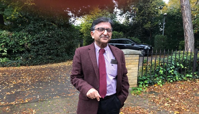 Leading British-Pakistani cancer specialist loses life to COVID-19 in UK  