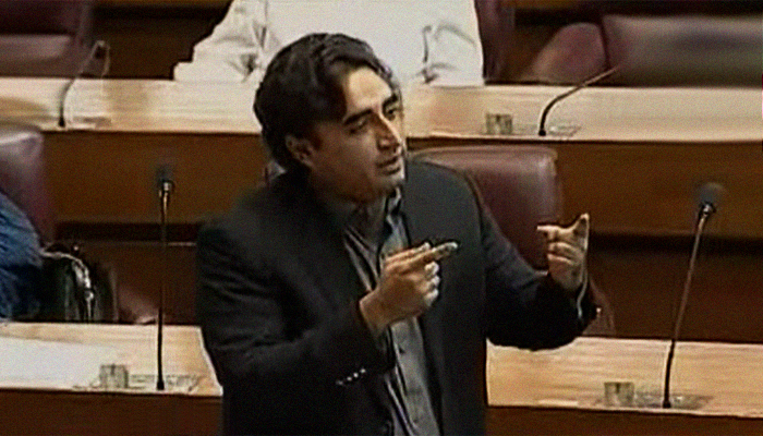 Bilawal slams PTI-led govt for politicking over coronavirus, offers again to work together