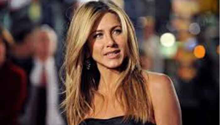 'Jennifer Aniston still has the ring Brad Pitt gave her on their engagement' 