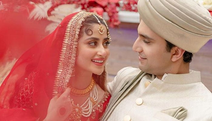 Sajal Ali, Ahad Raza Mir’s throwback photo from wedding ceremony breaks the internet