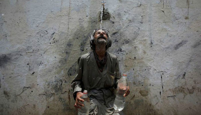 Temperature expected to soar to 40°C in Karachi today