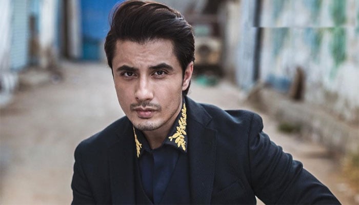 Fans appreciate Ali Zafar for distributing ration among transgender community