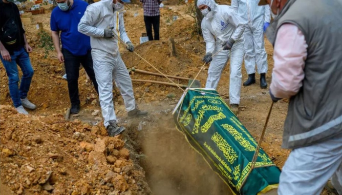 'Speedy burial': Coronavirus pandemic disrupts funeral ceremonies in Turkey