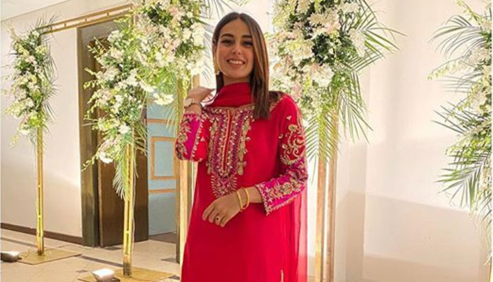 Iqra Aziz prays for the PIA crash victims this Eid