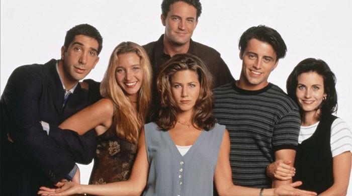 Lisa Kudrow is as excited as we are for the 'Friends' reunion