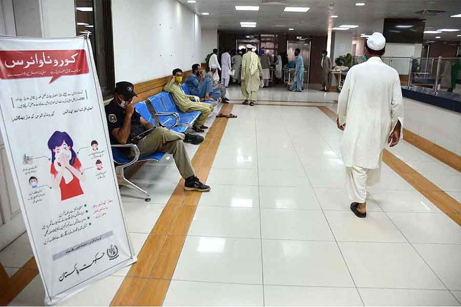 Coronavirus: Peshawar's Lady Reading Hospital extends state-of-the-art facilities to patients
