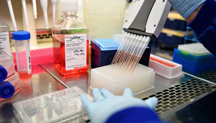 AstraZeneca 'on track' to roll out COVID-19 vaccine in September