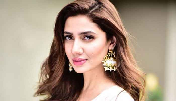 Mahira Khan pays tribute to famed qawwal Amjad Sabri