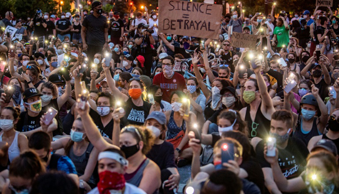 How young people in the US are coordinating street protests online