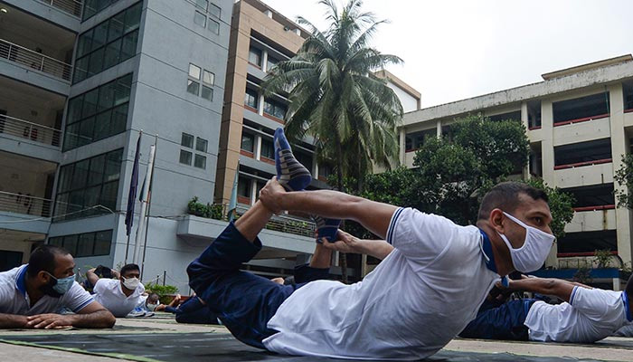 Bangladesh police partake in yoga sessions to boost health amid COVID-19 crisis