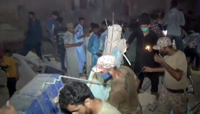 Lyari building collapse: Death toll climbs to 19 as authorities recover 13 more bodies