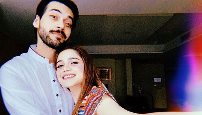 Aima Baig, Shahbaz Shigri’s loved-up selfie wins hearts