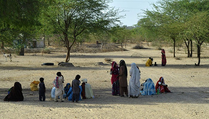 COVID-19 lockdown makes it difficult for Tharparkar's workers to feed families