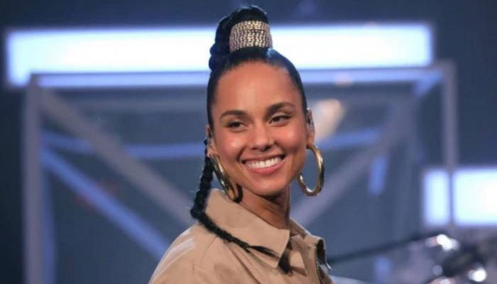 Alicia Keys takes to the 2020 BET stage with performance honoring BLM