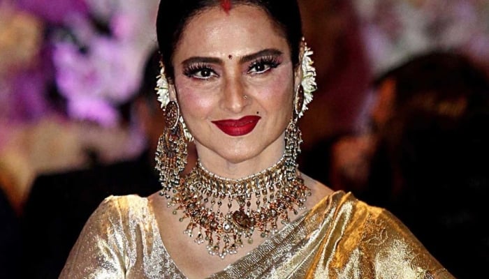 BMC seals Rekha's bungalow after staff tests positive for coronavirus