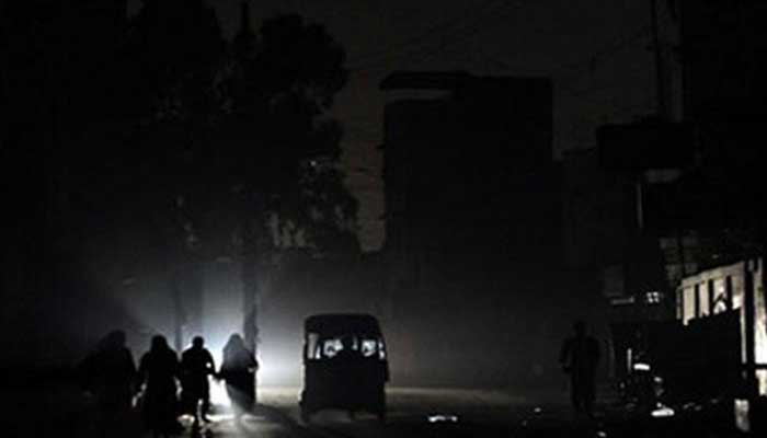 No respite for Karachiites as power outages continue in various parts of the city