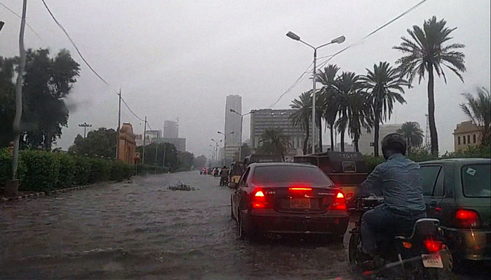 Heavy rainfall wreaks havoc in Karachi
