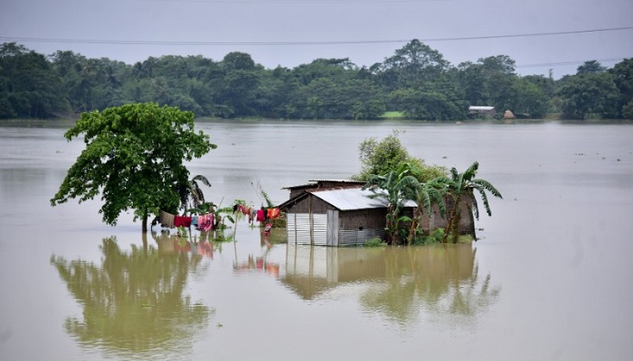 Monsoon floods in India and Nepal kill at least 189, displace nearly 4mn people 