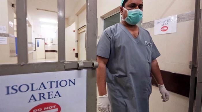 Doctors, nurses on COVID-19 duty face salary delay at Lahore’s Mayo Hospital