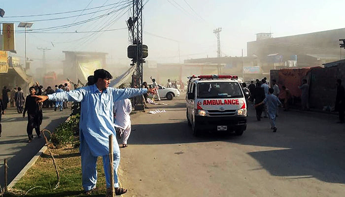 17 injured as blast rips through market in KP's Parachinar
