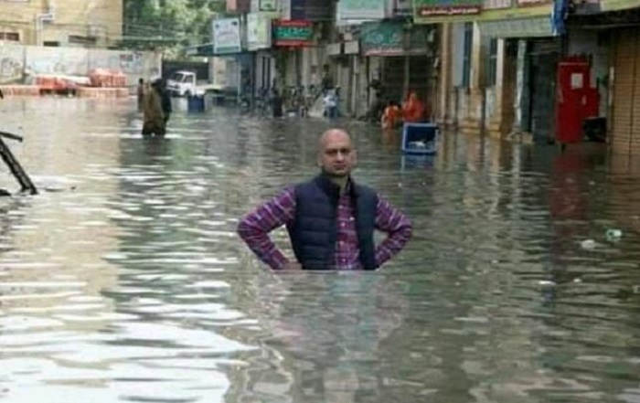 Monsoon rains: Karachiites cope with catastrophe with wry humour