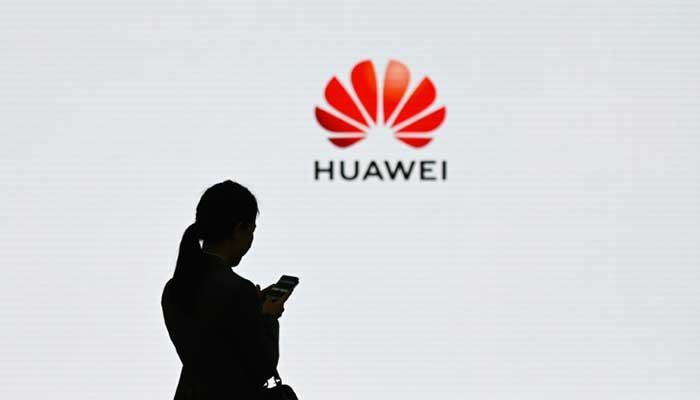 Huawei overtakes Samsung as top smartphone seller: report