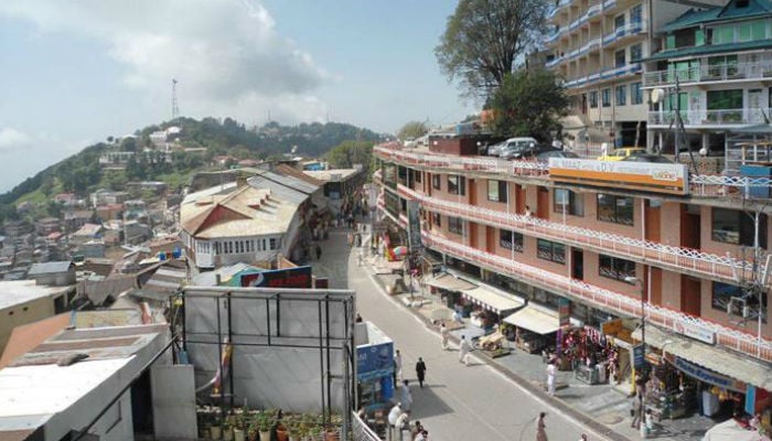 Tourists accuse Murree hoteliers and shopkeepers of overcharging, misbehaving with them