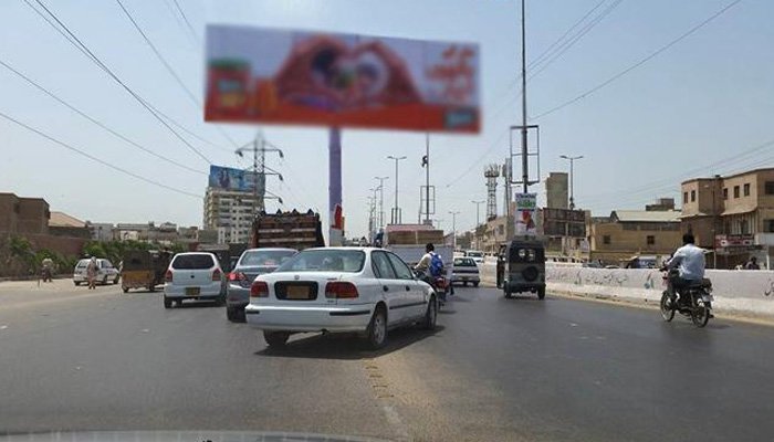 Billboards removed from Karachi Saddar's mobile market after court orders
