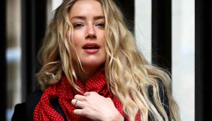 Amber Heard shares a stunning fresh-faced selfie 