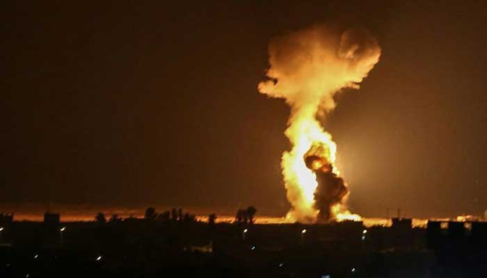 Gaza strip: Israel launches overnight air strikes at Hamas targets