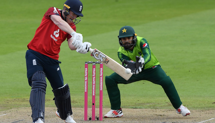 England defeat Pakistan by 5 wickets in second T20