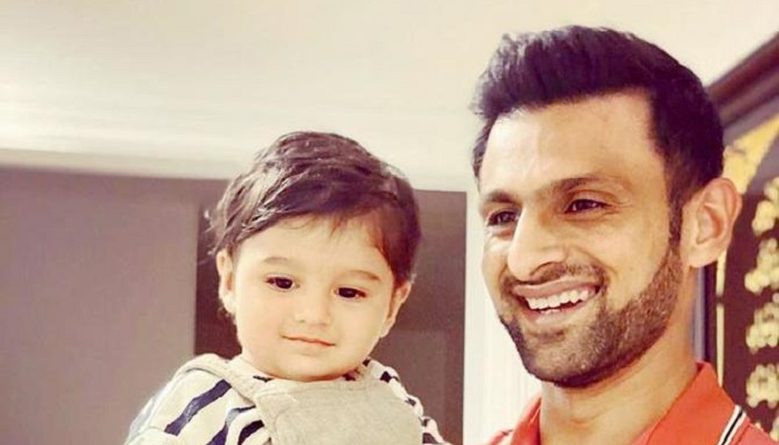 Shoaib Malik pens endearing father-son post as he meets family after long time