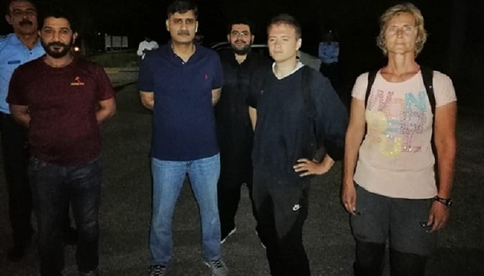 Two foreign diplomats who lost their way during hiking in Islamabad’s Margalla Hills rescued